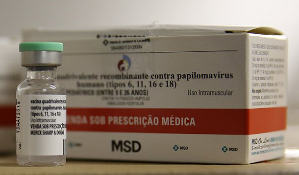 A Secretaria de Saúde do Distrito Federal informou que 10.882 meninas de 9 a 13 anos foram vacinas entre dos dias 10 e 17 deste mês nas escolas públicas e particulares do DF contra o papiloma vírus humano (HPV); o GDF tem como objetivo imunizar 64,8 mil garotas, número que representa 80% do público-alvo