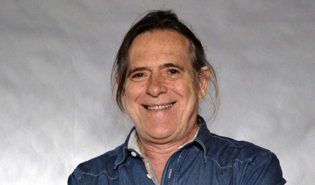 Amigo do ex-ministro, que conheceu na faculdade de Direito, em 1967, ator global diz que fez a doação "para dividir a pena com ele"; em entrevista, criticou a Ação Penal 470, conduzida pelo STF; "Foi um ponto fora da curva", disse; e diretamente o presidente da Corte, Joaquim Barbosa: "O Joaquim foi tudo: acusador, juiz. Fez tudo sozinho. Discutiu, atropelou colegas"