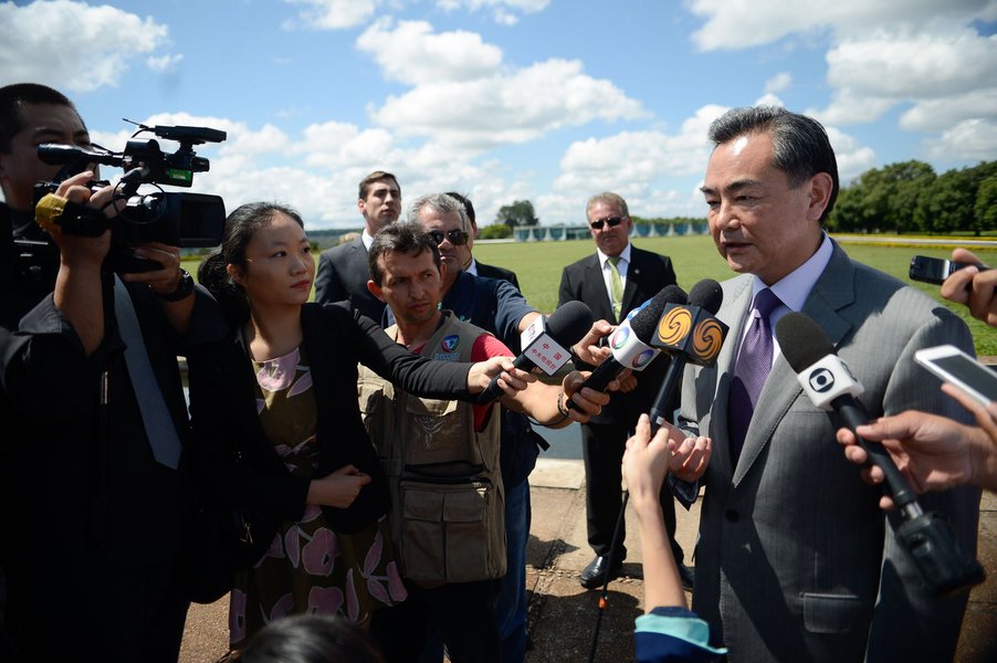 O ministro dos Negócios Estrangeiros chinês, Wang Yi, destacou que a China e as nações latino-americanas "são parceiros naturais" e que aquele país tem toda capacidade e autoconfiança para "levar adiante sua diplomacia com os países da região"; a visita do chanceler chinês ao Brasil também foi preparatória à 6ª Cúpula dos Brics, que vai ocorrer entre 15 e 17 de julho, em Fortaleza, que vai ter a presença do presidente da China, Xi Jinping