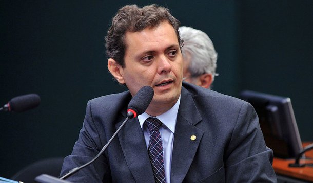 A proposta a ser votada foi apresentada pelo relator do projeto, deputado Cláudio Puty (PT-PA); segundo ele, um dos pontos mais importantes acordados foi a universalização do Supersimples; “Há sete anos que se lutava para colocar as categorias de serviço: advogados, consultores, corretores, clínicas de fisioterapia, entre outros. Todos que não estavam estarão no Simples”, explicou