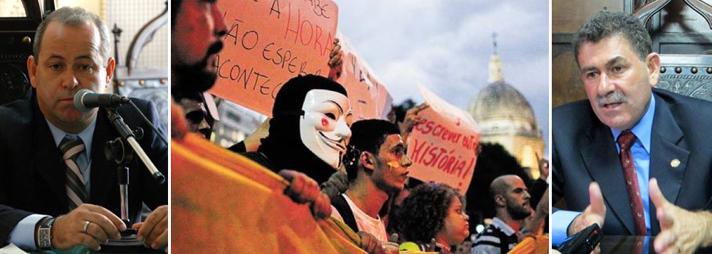 De autoria dos deputados Domingos Brazão (esq.) e Paulo Melo, ambos do PMDB, a proposta será votada nesta terça-feira (10), às 16h30, na Assembleia do Rio; em meio aos protestos que vêm ocorrendo com frequência na capital fluminense, o projeto pode aumentar ainda mais o racha entre manifestantes e policiais