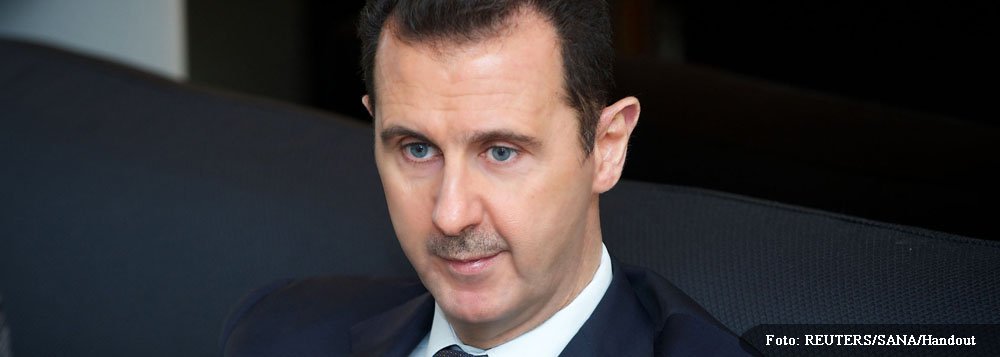 "Se eu sentir que o povo sírio quer que eu seja presidente numa próxima etapa, eu serei candidato", disse Assad numa entrevista ao canal Halk-TV. Ele assegurou que deixará o cargo se for rejeitado nas urnas. "Se a resposta for não, eu não o farei", afirmou também, acrescentando que a sua resposta será "mais clara em quatro ou cinco meses"