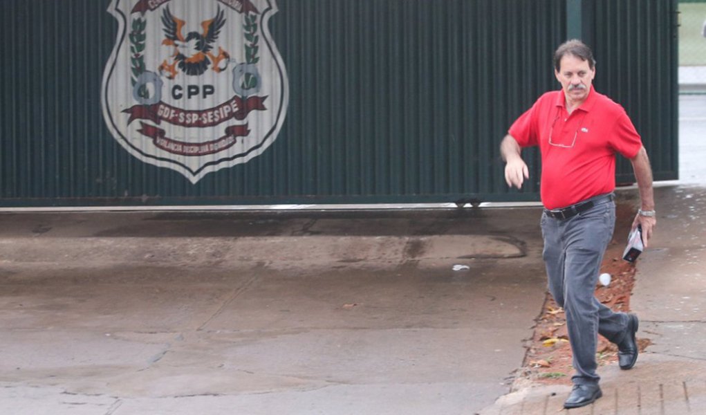 Ex-tesoureiro do PT Delúbio Soares prestou depoimento nesta terça (18), na Vara de Execuções Penais do Distrito Federal, em sindicância que apura denúncias de regalias que ele recebeu na prisão, mas conteúdo do depoimento não foi divulgado; em declarações recentes, a defesa de Delúbio negou que ele tenha recebido qualquer benefício no presídio