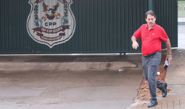 Ex-tesoureiro do PT Delúbio Soares prestou depoimento nesta terça (18), na Vara de Execuções Penais do Distrito Federal, em sindicância que apura denúncias de regalias que ele recebeu na prisão, mas conteúdo do depoimento não foi divulgado; em declarações recentes, a defesa de Delúbio negou que ele tenha recebido qualquer benefício no presídio