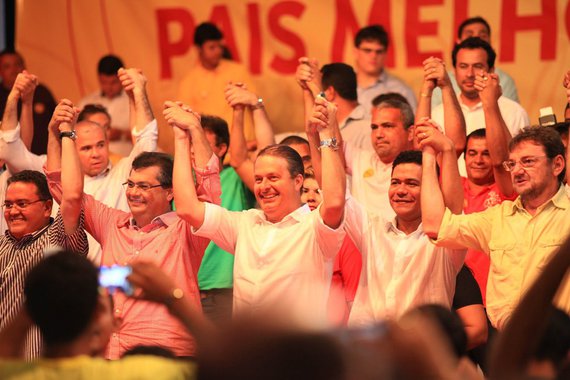 Pré-candidato ao governo do Maranhão pelo PCdoB foi a Timon receber o socialista Eduardo Campos (PSB) adversário da presidente Dilma Rousseff (PT), que foi à cidade a convite do prefeito Luciano Leitoa (PSB); no próximo dia 9, o senador Aécio Neves (PSDB) vem ao Maranhão formalizar os cargos que os tucanos terão na chapa do PCdoB