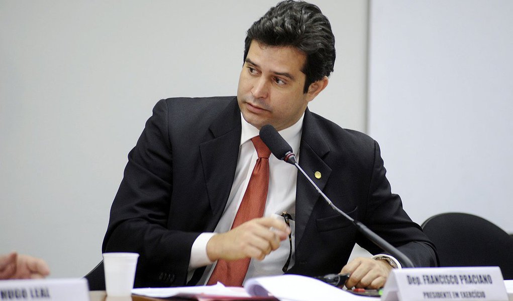 Grupo foi formado para acompanhar investigação feita na Holanda sobre suposto esquema de pagamento de propina da SBM Offshore, que presta serviços para a indústria petrolífera; base governista domina a comissão que será instalada no dia 2 de abril, com cinco membros indicados; Maurício Quintella Lessa (PR-AL) será o coordenador 