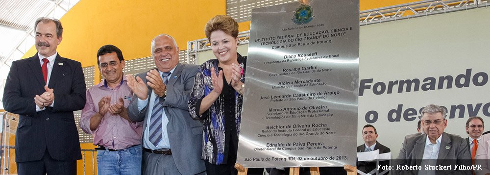 Ceará-Mirim - RN, 02/10/2013. Presidenta Dilma Rousseff durante a cerimônia de formatura de 4.500 alunos do Pronatec e de inauguração de três novos campus do IFRN: Ceará-Mirim, Canguaretama e São Paulo do Potengi. Foto: Roberto Stuckert Filho/PR