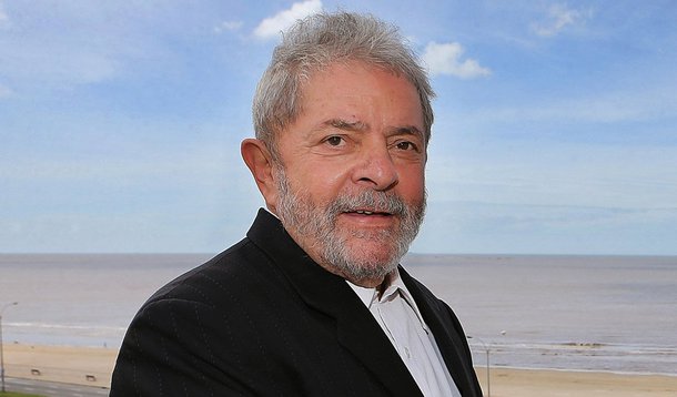 O ex-presidente Lula viaja nesta segunda (24) para Havana, onde será recebido na terça pelo presidente cubano, Raúl Castro; durante sua visita, ele se reunirá também com outros líderes do governo cubano; ex-presidente falará sobre energia e produção agrícola com os dirigentes cubanos e também conhecerá o porto de Mariel; como informado pelo 247, Lula deve se reunir com Castro para discutir crise na Venezuela