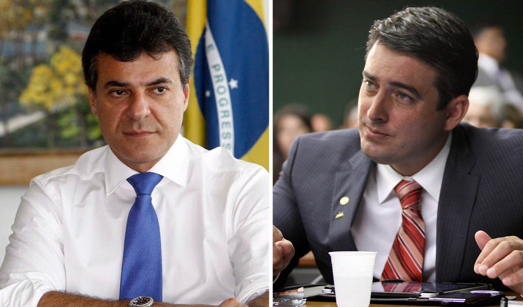 Deputados do governo e da oposição disseram ao Blog do Esmael que prefeitos do interior do Paraná têm rejeitado pedido de agenda com o governador Beto Richa (PSDB); o motivo é um só: promessa não cumprida; para o deputado federal João Arruda (PMDB), o gestor "isso é falta de compromisso com a administração pública e de companheirismo"