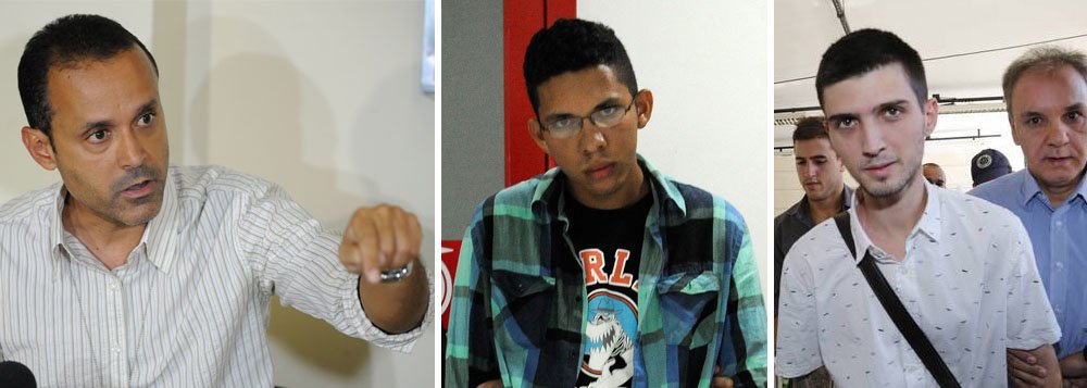 O delegado titular da 17ª Delegacia de Polícia, em São Cristóvão, Maurício Luciano, vai pedir a substituição da prisão temporária para preventiva dos dois suspeitos de acender o rojão que matou o cinegrafista Santiago Andrade da TV Bandeirantes, durante manifestação no centro do Rio no último dia 6; Caio Silva de Souza e Fábio Raposo já estão presos no Complexo Penitenciário de Gericinó, na zona oeste