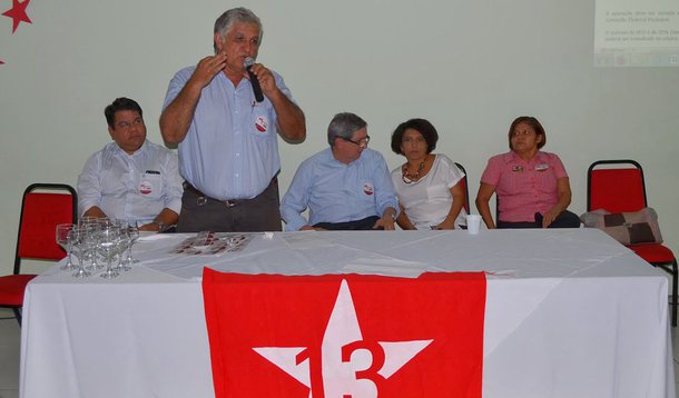 Executiva Nacional do partido confirmou em reunião hoje a vitória de Raimundo Monteiro para a presidência petista no Maranhão; dirigente é favorável a manutenção da aliança com o PMDB da governadora Roseana Sarney; Monteiro que toma posse no sábado afirmou que quer construir uma maioria para pacificar o PT maranhense