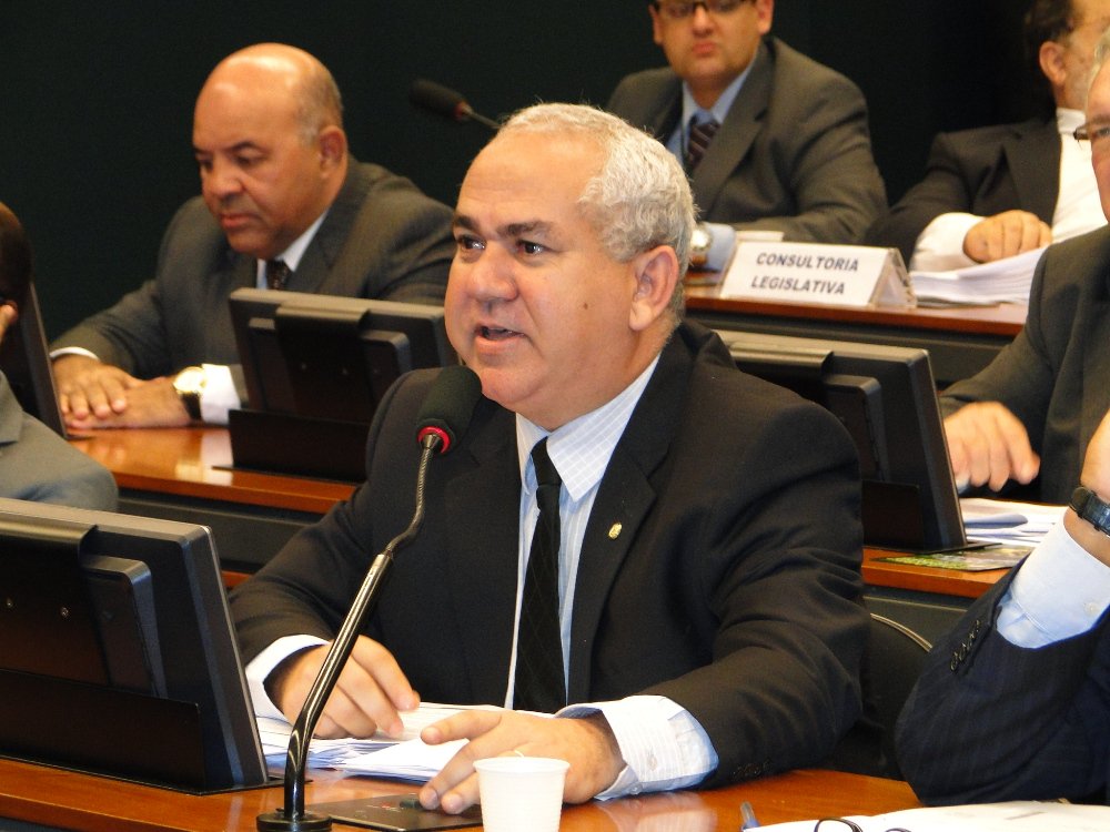 Deputado diz que trabalhadores do Distrito Federal moram no Entorno e “vivem martírio no transporte ruim, que rouba a saúde das pessoas e o tempo de convivência familiar”; cidades do Entorno estão mobilizadas para que o Expresso DF chegue até Luziânia, favorecendo cerca de 150 mil trabalhadores que todos os dias saem de cidades como Valparaíso, Novo Gama e Cidade Ocidental e enfrentam 5 horas de trânsito (ida e volta) para percorrer 50 km até o Plano Piloto
 