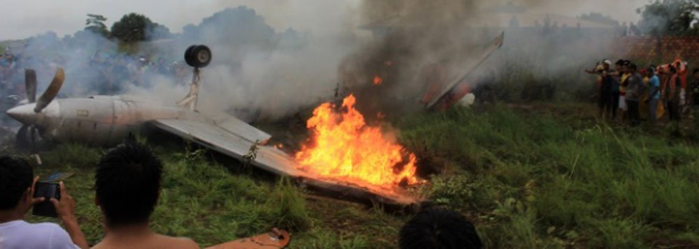 O avião havia decolado de Beni, capital de Trinidad, informou a Aerocon, sem dar detalhes sobre o acidente; dezoito pessoas estavam a bordo da aeronave, de acordo com o diretor do hospital de Riberalta, José Luis Pereira