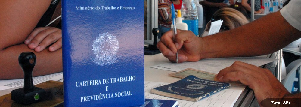 De acordo com a Codeplan, os dados representam uma significativa migração de trabalhadores informais para empregos com carteira assinada; outro ponto relevante apontado no estudo é que nos últimos 12 meses foram gerados 20 mil postos de trabalho, um aumento de 1,6%, em todos os segmentos