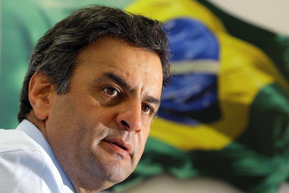 O presidente do PSDB, senador Aécio Neves, afirmou em entrevista que "em todo momento que houver qualquer risco à soberania nacional, a repulsa deve ser de todos". "é preciso que o governo esteja cada vez mais atento a esses riscos, o que demonstrou também uma enorme fragilidade também no nosso sistema de defesa", ressaltou