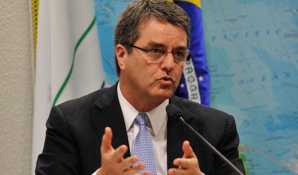A apenas três meses da 9° Conferência Ministerial da Organização Mundial do Comércio, que ocorrerá em Bali, na Indonésia, o brasileiro Roberto Azevêdo, que assumiu neste domingo 1º o comando do órgão, se disse otimista em relação às negociações entre os países-membros da entidade; conferência em Bali é prioridade imediata da OMC, disse ele