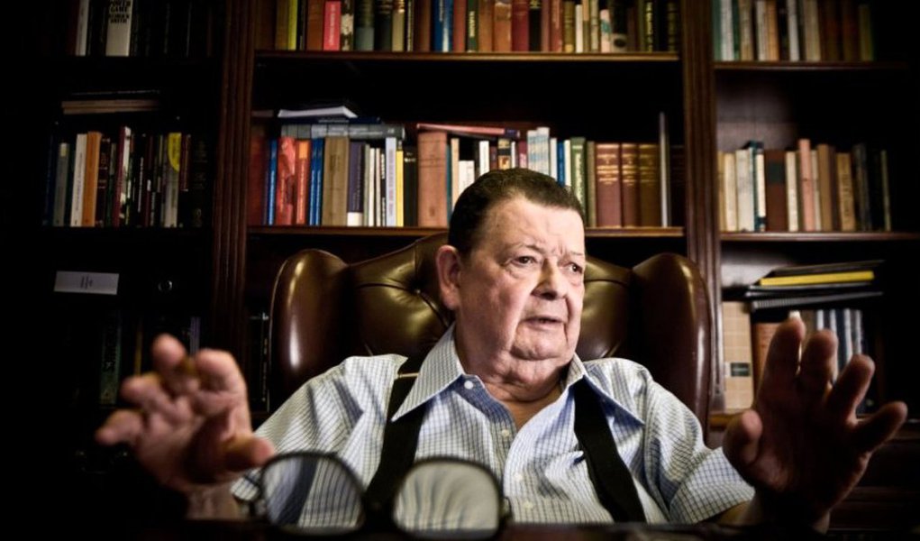 Para o ex-ministro da Fazenda, esforços de diálogo da presidente Dilma Rousseff deve tranquilizar as relações políticas e aumentar a probabilidade de sucesso da política econômica: “Governo assume claramente a ênfase na prioridade da competição em lugar da escolha de campeões” 