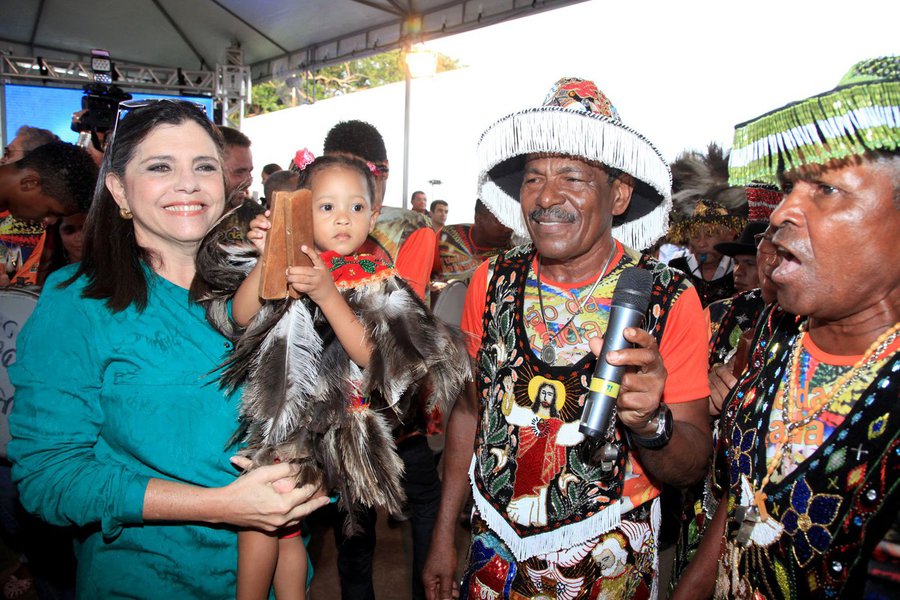 Em solenidade no Palácio dos Leões, a governadora Roseana Sarney (PMDB) fez o lançamento do evento, que este ano terá como tema A Copa da Cultura Brasileira; a peemedebista anunciou a elevação em 42,5% do valor do auxílio repassado aos grupos juninos e a implantação do projeto Reviver com Segurança, uma parceria das secretarias de Turismo (Setur), de Cultura (Secma) e Segurança Pública (SSP)