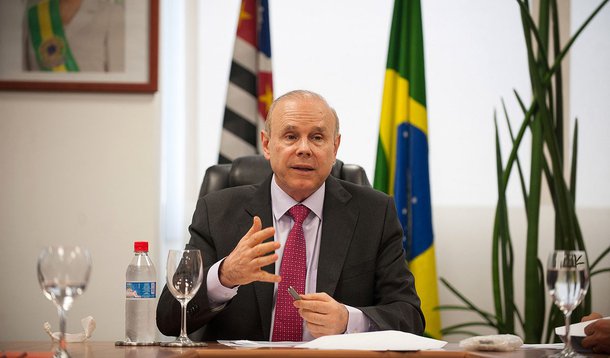 "O governo sempre se preocupa com inflação... O que estamos tendo agora é por causa da seca", afirmou ministro da Fazenda após participar de almoço com investidores, em Nova York; pela manhã, foi divulgado que o IPCA subiu 0,92 por cento em março, maior nível para esses meses em 11 anos e acima das expectativas