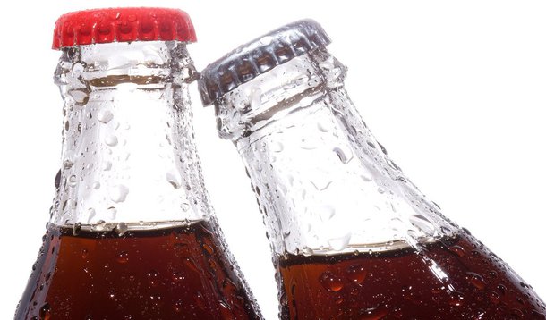 Governo suspendeu por três meses o aumento da carga tributária de bebidas frias - cervejas, refrigerantes, isotônicos e refrescos - para evitar aumento de preços dos produtos durante a Copa e mais pressão sobre a inflação; "Fizemos um pacto de que não haverá aumento de preços durante a Copa e de preferência depois da Copa", disse o ministro das Fazenda, Guido Mantega, após encontro com representantes do setor