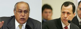 O governo do DF cumpriu nesta segunda ordem de transferência do ex-deputado Romeu Queiroz e do ex-vice-presidente do Banco Rural, Roberto Salgado, para Minas Gerais, onde cumprirão suas penas por condenação na Ação Penal 470; os dois estavam presos em alas diferentes do Complexo Penitenciário da Papuda, em Brasília; Queiroz será enviado para o presídio José Maria de Alckmin, no município de Ribeirão das Neves; Roberto Salgado cumprirá pena no presídio de Nelson Hungria, em Contagem, região metropolitana de BH