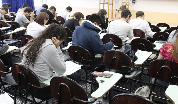 Prazo para que os estudantes concorram a uma vaga na educação superior pública por meio do Sisu será encerrado às 23h59 desta sexta-feira; até agora, cerca de 46% dos 5 milhões de estudantes que fizeram o Enem já se inscreveram