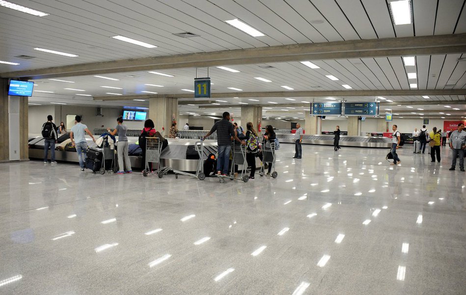 Foram entregues aos passageiros novas áreas de desembarque no Aeroporto Internacional do Rio de Janeiro/Galeão – Antônio Carlos Jobim, que ampliam a capacidade do terminal para 30,8 milhões de passageiros, 13 milhões de passageiros a mais por ano