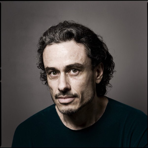 “Agora a Copa deu certo, o brasileiro está sorrindo e a popularidade de Dilma voltou a subir — provando de uma vez por todas que planejamento sério é uma babaquice. O que importa é bola na rede”, diz o colunista do Globo, que, aparentemente, preferia que o Brasil desse vexame no Mundial; “É a virada dos companheiros, a vitória dos oprimidos palacianos sobre as elites impatrióticas etc. A taça é deles. E a conta é nossa. Se você não suporta mais essa alquimia macabra, que faz qualquer sucata populista virar ouro eleitoral, faça como os atletas do Felipão: chore”