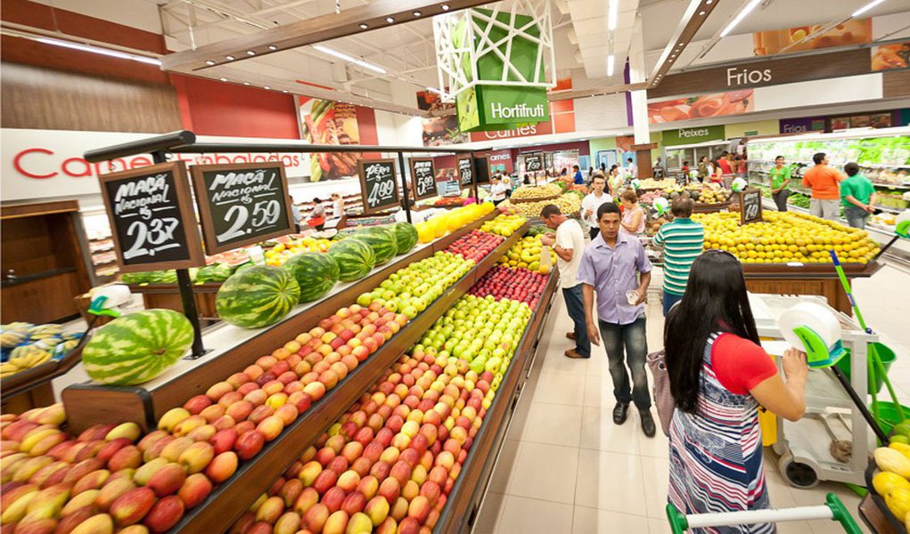 Índice Nacional de Preços ao Consumidor Amplo (IPCA) ficou em 0,57% no mês passado, puxado pelos alimentos; inflação oficial acumula taxa de 4,38% no ano; no acumulado dos últimos 12 meses, a taxa é 5,84%