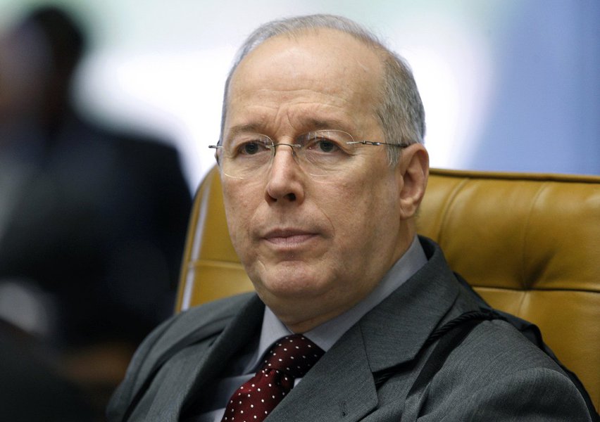 Folha da Manhã S/A questionou no STF decisão que determina a publicação nas páginas do jornal a íntegra de uma decisão condenatória por danos morais; jornal havia sido condenado por ter publicado em 2004, no caderno Folha Ribeirão, matéria que acusava um investigador de polícia de envolvimento em um homicídio; ministro Celso de Mello arquivou o caso