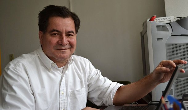 Roger Pinto Molina, que aguardava um salvo-conduto para sair do país, deixou no sábado (24) o asilo da embaixada brasileira em La Paz com destino ao Brasil com a ajuda de um diplomata brasileiro. Ele agradeceu a presidente Dilma Rousseff e acusou o governo de Evo Morales de perseguição: “Todas as acusações são políticas. Não sou um criminoso, nem perseguido pela Justiça do meu país” 