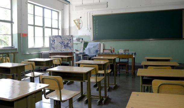 O Sindicato Estadual dos Profissionais da Educação (Sepe) decidiu não comparecer amanhã (13) à audiência no STF, marcada pelo ministro Luiz Fux, para evitar a paralisação; o ministro pretende identificar obstáculos no cumprimento do acordo firmado entre o Sepe e os governos estadual e municipal em outubro do ano passado, e que, segundo a categoria, não vem sendo cumprido; as secretarias municipal e estadual de educação do Rio confirmaram a presença dos secretários na reunião