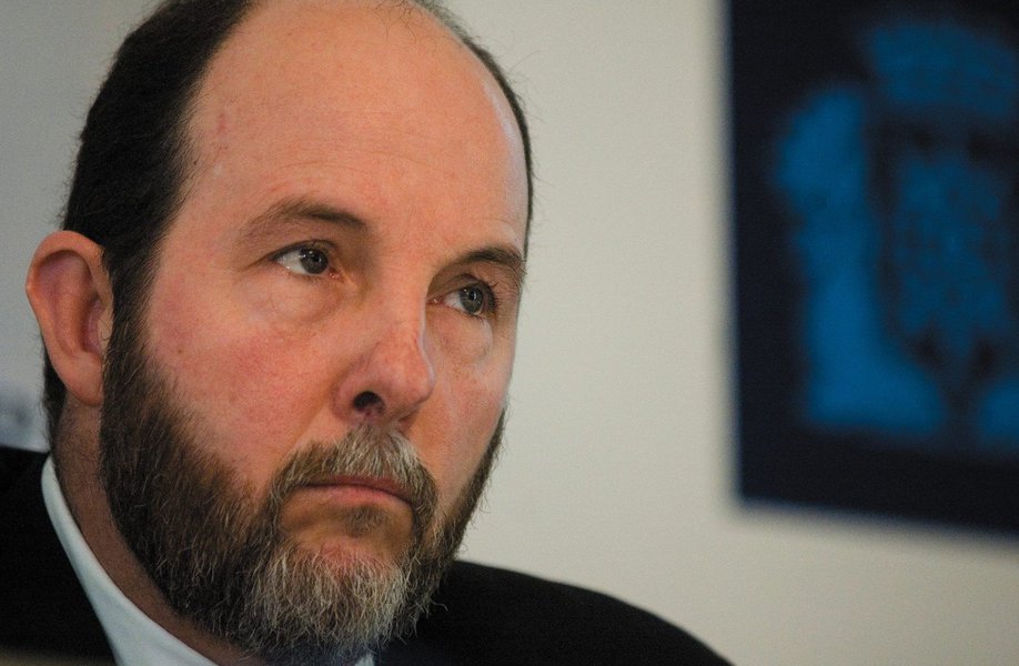 Guru do presidenciável tucano Aécio Neves, ex-presidente do BC prevê saídas para país se destacar entre emergentes; ele destaca a normalização das taxas de juros e as privatizações de infraestrutura; “E agora estão falando também em moderar a política fiscal e a expansão de crédito dos bancos públicos. São respostas tradicionais nesse tipo de situação”
 