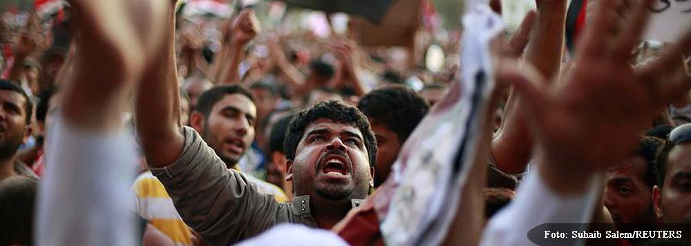 Decisão retirou qualquer estatuto legal da entidade islâmica e confiscou todos os fundos e bens móveis da organização; grupo é ligado ao presidente deposto Mohamed Mursi