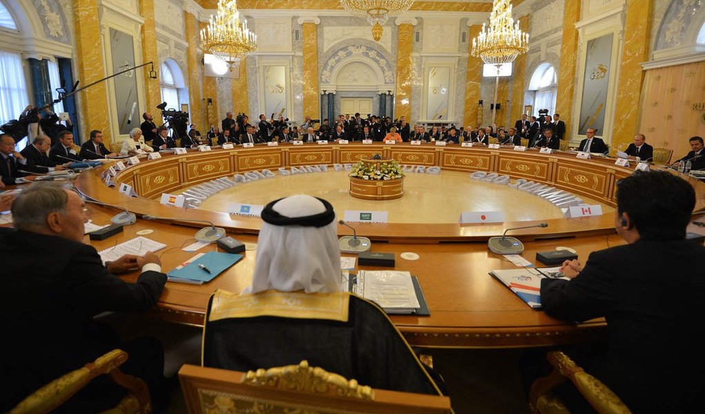 Decisão foi tomada no primeiro dia da Cúpula do grupo das 20 principais economias do mundo, que ocorre em São Petersburgo; durante uma entrevista coletiva, o ministro de Finanças russo, Antón Siluánov, disse que o grupo também aprovou um plano de prevenção da erosão da base fiscal dos países-membros do G20