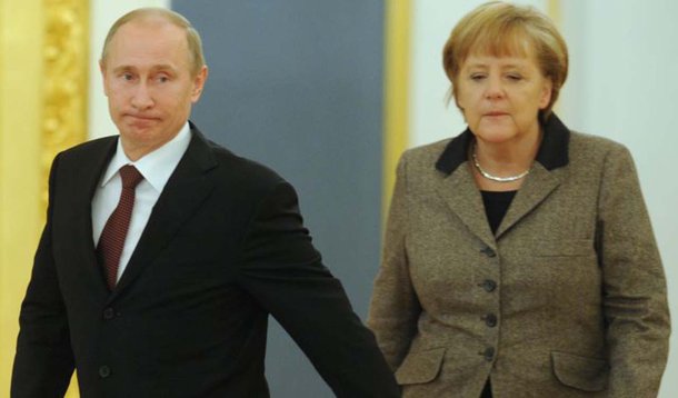 Alemanha sugere o estabelecimento de uma "missão de averiguação" sobre a situação na Ucrânia, possivelmente sob a liderança da Organização para Segurança e Cooperação na Europa (OSCE); chanceler alemã, Angela Merkel, acusou a Rússia de violar a legislação internacional