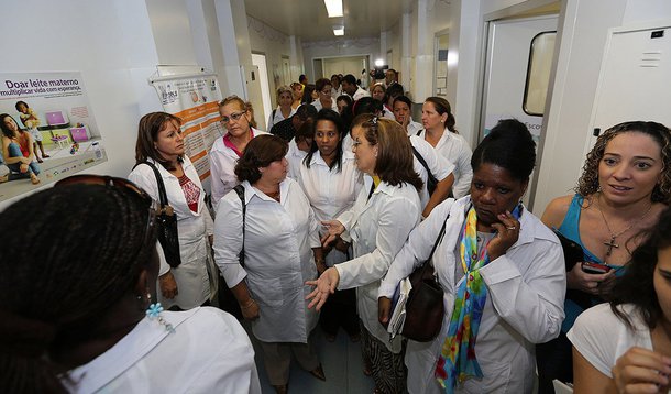 Entre hoje (2) e amanhã (3), esses profissionais, que atuarão pelo programa Mais Médicos, do Governo Federal, farão um curso de acolhimento e treinamento para saber como funcionam os locais onde trabalharão