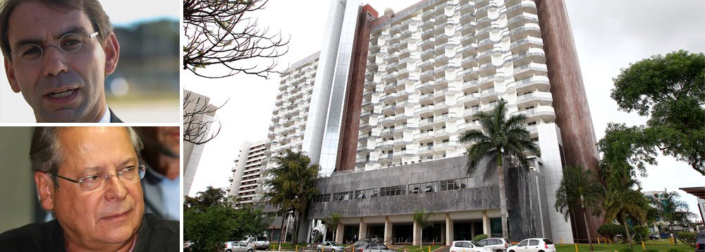 Termo foi usado pelo advogado do ex-ministro, José Luis Oliveira Lima, que anuncia em nota que seu cliente "abriu mão da oferta de emprego" do hotel Saint Peter, de Brasília; segundo ele, "trata-se de uma decisão tomada com o objetivo de diminuir o sofrimento dos empresários que lhe fizeram a oferta e das centenas de funcionários que trabalham no grupo"; depois que José Dirceu, condenado na Ação Penal 470, foi contratado pelo hotel, o Jornal Nacional denunciou que a empresa tinha como sócio um 'laranja'; antes, Oliveira Lima havia questionado: "por que 400 pessoas podem trabalhar no hotel e o ex-ministro não?"