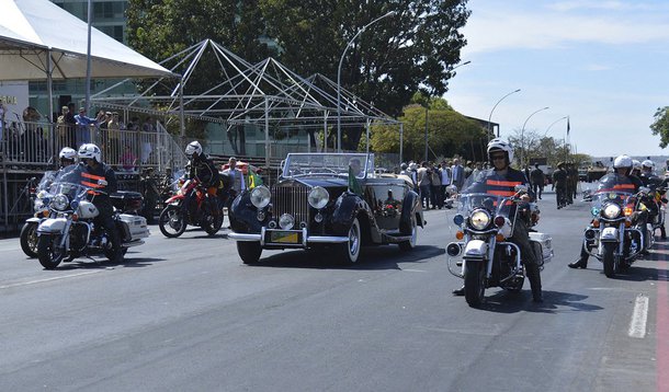 Este ano, o desfile será menor, terá cerca de uma hora e dez minutos de duração, com início às 9h10. A assessoria do Ministério da Defesa alegou que o evento estava “cansativo”, por causa do clima quente e seco da capital federal nesta época, justificando a redução no tempo