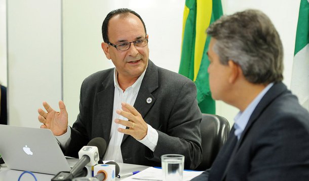 Informação foi dada pelo secretário adjunto de Gestão do Trabalho e da Educação na Saúde do Ministério da Saúde, Fernando Menezes; segundo ele, a variação é baseada em acordos similares que o governo cubano tem com outros países; "Geralmente ficam na proporção de 25% a 40% [do que é pago pelo país]", disse, após reunião, com o secretário de Saúde do Distrito Federal, Rafael Barbosa