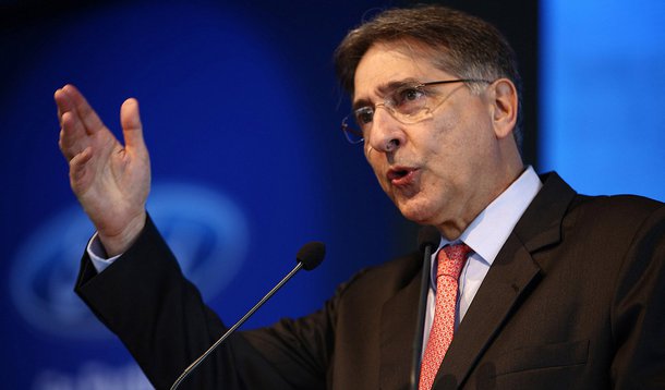 Ministro foi encarregado por Dilma de negociar liberação imediata para calçados e derrubada das barreiras aos demais produtos brasileiros; Argentina começa a liberar demais produtos na semana que vem; acordo entre Mercosul e União Europeia também avançou; Agentina, Brasil e demais mebros do bloco se reúnem na semana que vem no Rio de Janeiro para fechar lista de ofertas que será entregue aos europeus nos dias 18 e 19 de dezembro