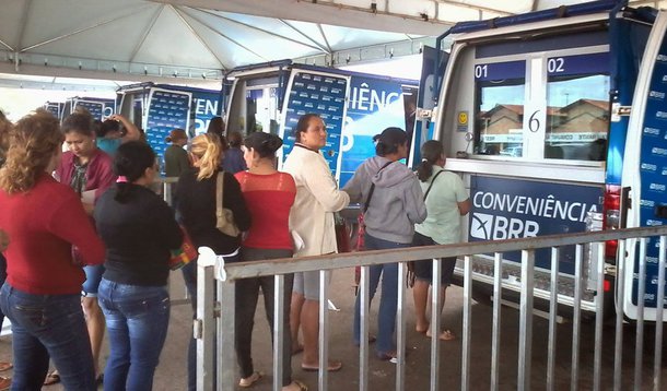 Unidades móveis vão auxiliar turistas que precisam trocar dólar e euro por real durante a Copa do Mundo. Os veículos ficarão estacionados perto da Catedral Metropolitana e da Praça dos Três Poderes entre 10h e 16h. O valor mínimo da operação é de U$ 100 e o máximo, de U$ 3 mil