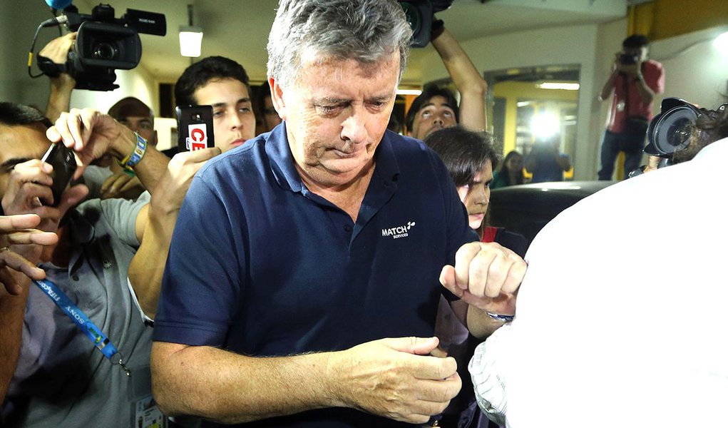 Match Services, empresa que detém direitos exclusivos sobre a comercialização de pacotes de hospitalidade (que inclui ingressos e serviços VIP) da Copa do Mundo, divulgou nota criticando a prisão de seu diretor, o britânico Raymon Whelan, suspeito de comandar esquema de venda ilegal de ingressos: "a polícia está fazendo suposições sem uma investigação apropriada e sem o mínimo entendimento de como realmente funciona o sistema"