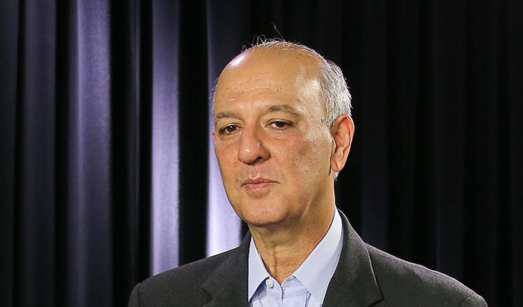 A 2ª Turma Cível do Tribunal de Justiça do Distrito Federal e Territórios manteve nesta quarta (9) a condenação do ex-governador do Distrito Federal (DF) José Roberto Arruda por improbidade administrativa; ele é candidato ao governo do DF pela coligação União e Força e pode concorrer normalmente às eleições, pois a Lei da Ficha Limpa impede candidatura de condenados na segunda instância da Justiça; em nota, o MP afirmou que vai analisar o caso e verificar as consequências da condenação no processo eleitoral; assessoria de Arruda afirmou que vai recorrer da decisão e garantiu que ele está elegível para participar das eleições