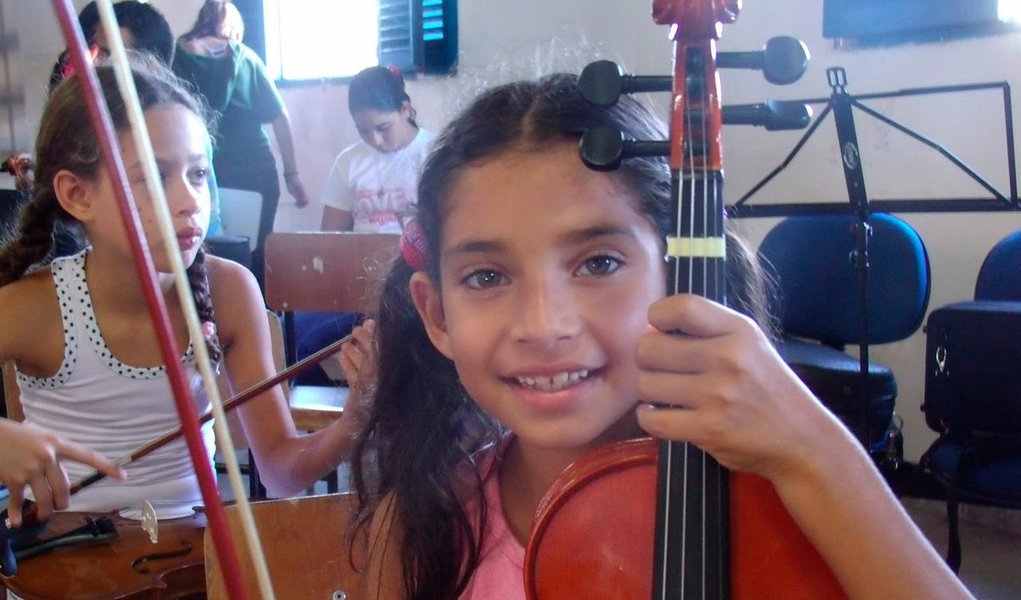 “O foco principal do PRIMA não é ser uma simples escola de música. Trata-se, muito mais, de uma verdadeira escola de vida, um trabalho de inclusão através da música, das artes e de uma certa sabedoria existencial”, Maestro Alex Klein