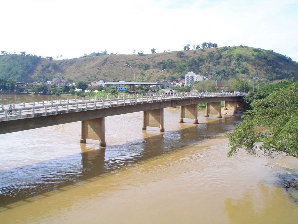 Segundo o Inea, os municípios de Santo Antônio de Pádua e Campos dos Goytacazes estão com seus rios (Pomba e Paraíba do Sul, respectivamente) em estado de atenção, por causa da previsão de chuva moderada para os próximo dias; em Bom Jesus do Itabapoana, entretanto, o Rio Itabapoana está em alerta máximo, devido à possibilidade de chuva forte prevista para a região