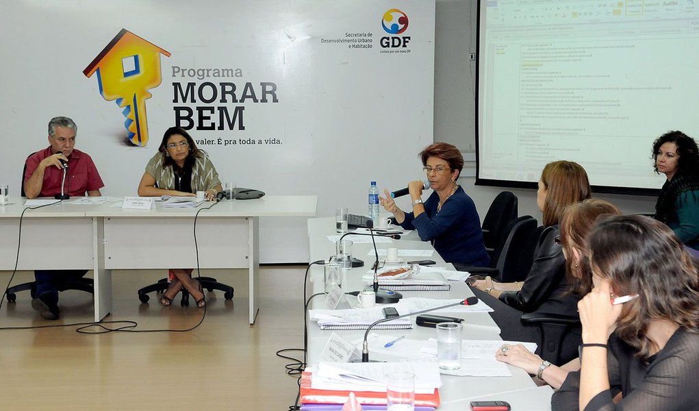 Conselho de Planejamento Territorial e Urbano (Conplan) encerrou a votação do Plano de Preservação do Conjunto Urbanístico de Brasília (PPCUB), que será encaminhado à Câmara Legislativa para apreciação; entre os pontos aprovados está o estacionamento subterrâneo com 10 mil vagas na Esplanada dos Ministérios e a obrigatoriedade de estacionamentos subterrâneos nos novos edifícios a serem construídos no Plano Piloto
 
 