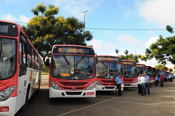 117 novos ônibus foram entregues neste sábado (28) aos moradores de Fercal e Sobradinho I e II. Renovação da frota atinge 50%. Expectativa é de que até fevereiro a renovação total seja concluída no Distrito Federal atingindo um número de 2.580 novos ônibus em circulação