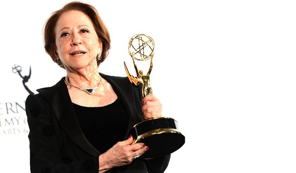 Brasileira foi consagrada melhor atriz no prêmio conhecido popularmente como o Oscar da TV, por sua atuação na série "Doce de mãe", exibida na TV Globo em dezembro de 2012; 'Lado a lado', de João Ximenes Braga e Claudia Lage, superou a novela 'Avenida Brasil' que também concorria