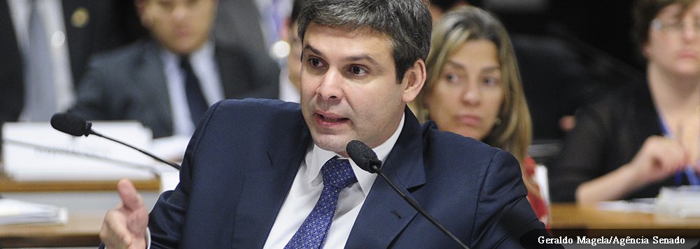 CCJ - pauta: A Comissão de Constituição, Justiça e Cidadania (CCJ) examina projeto que trata dos serviços de medicina legal e proposta que reduz a zero a alíquota da Contribuição para os Programas de Integração Social e de Formação do Patrimônio do Servid